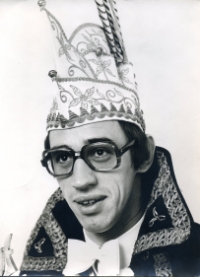 1974-1975 Jan van der Wiel Z.D.H. Prins Graard d’n Urste Na een jaar ploegen en gieren gaan we samen carnaval vieren